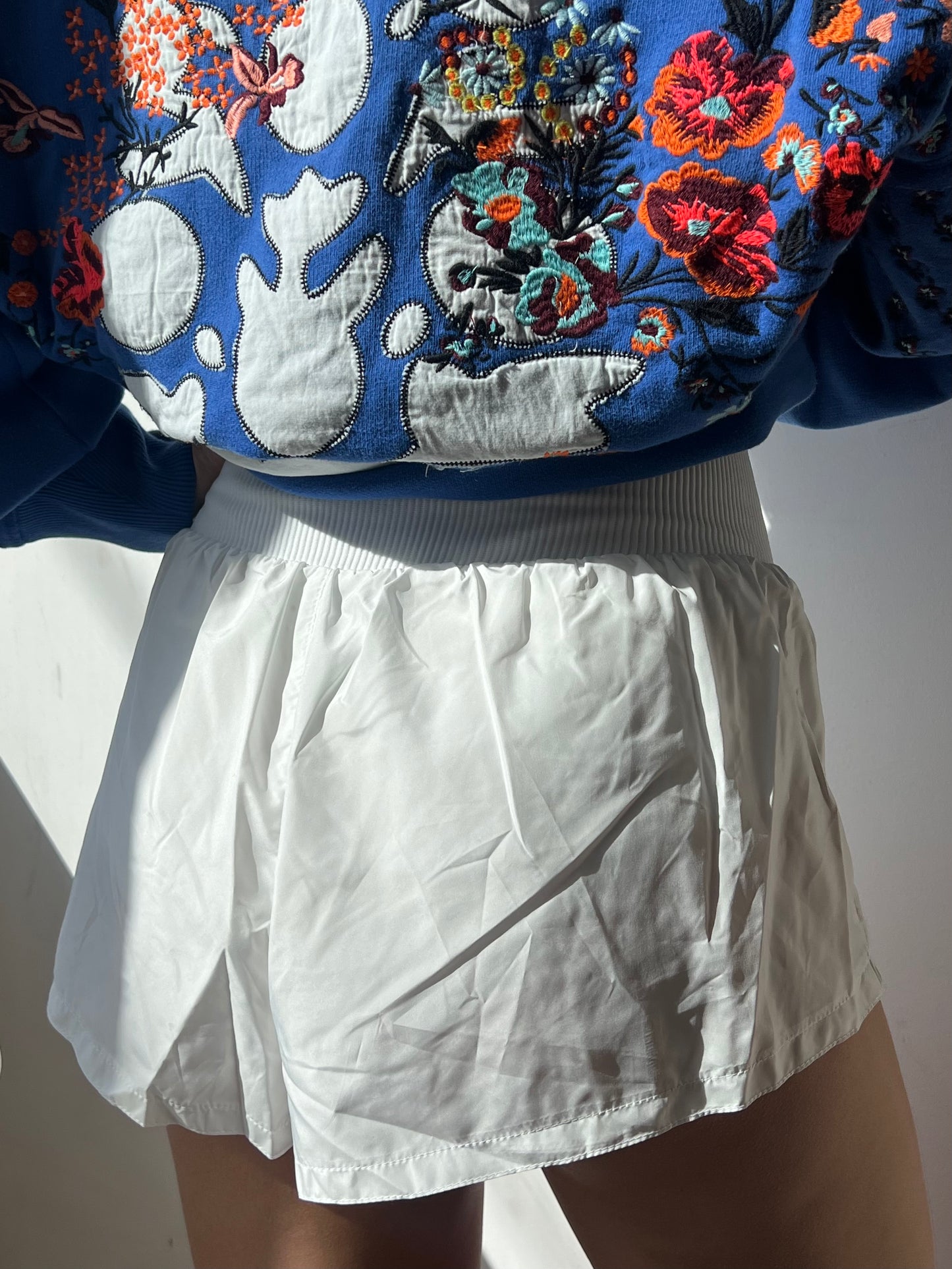 Carpe Diem Short White