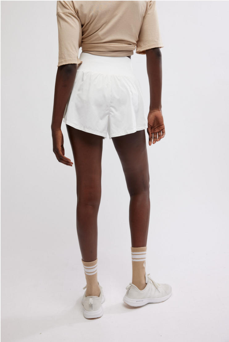Carpe Diem Short White